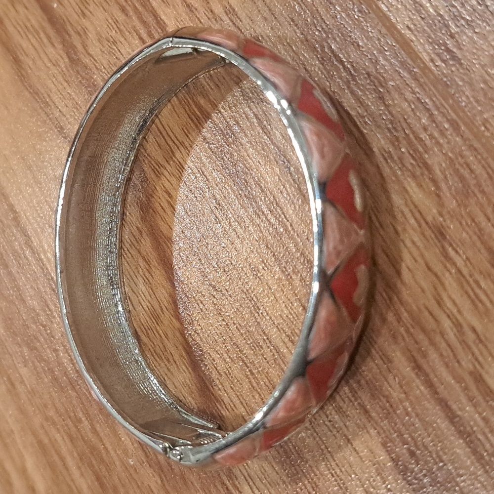 Pink pattern cuff bracelet - Picture 2 of 4